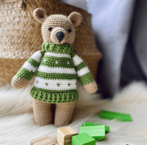 🧸✨ Free Tutorial: How to Crochet a Teddy Bear Amigurumi with a Sweater
